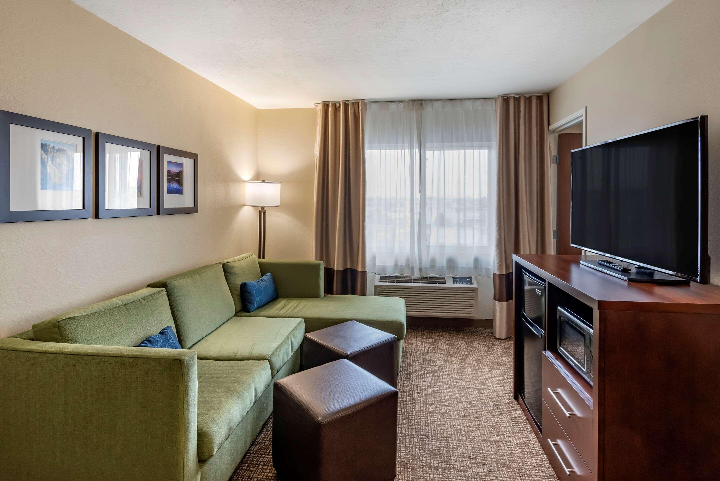 Comfort Inn&Suites Pueblo Eksteriør bilde
