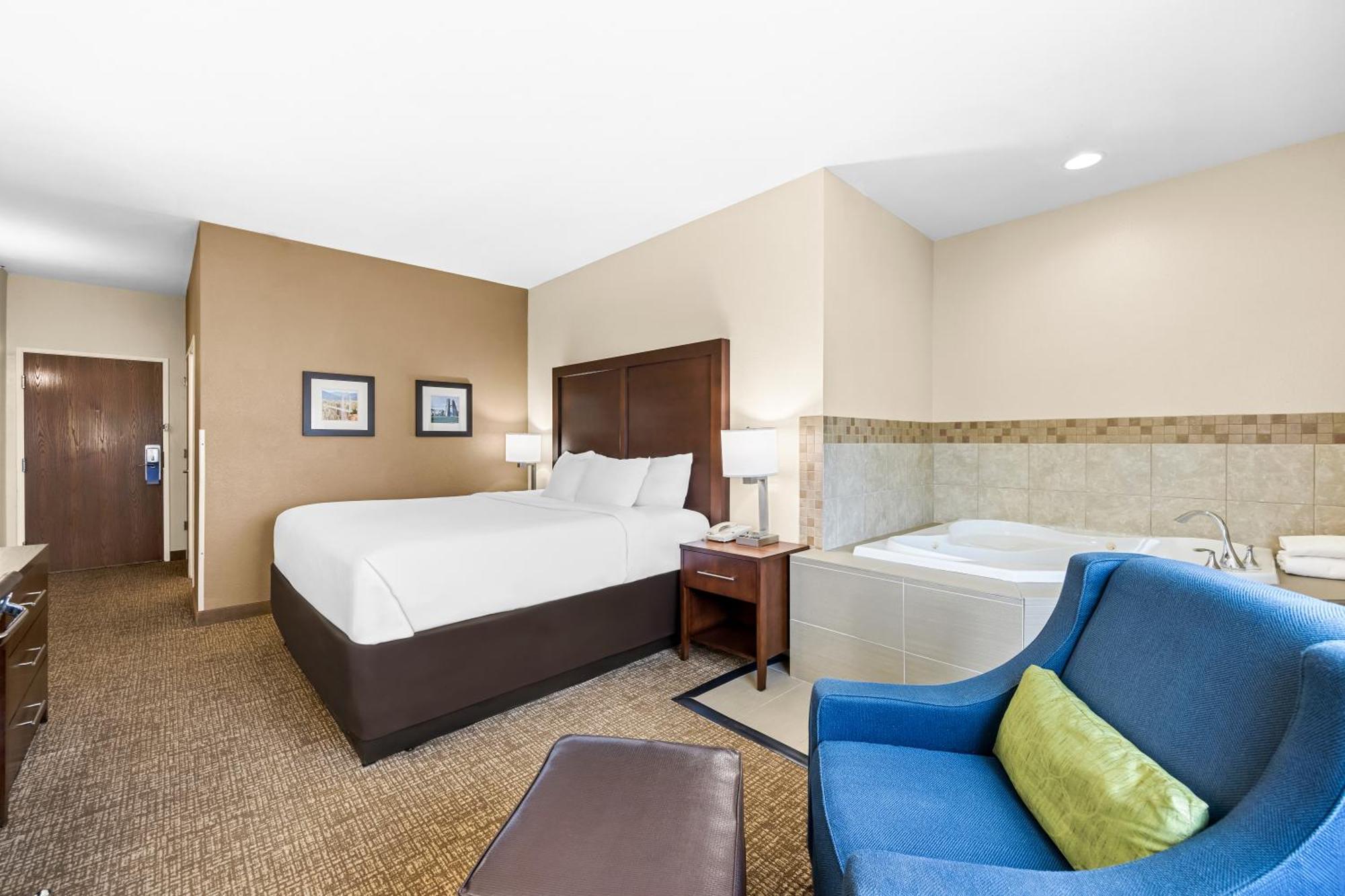 Comfort Inn&Suites Pueblo Eksteriør bilde