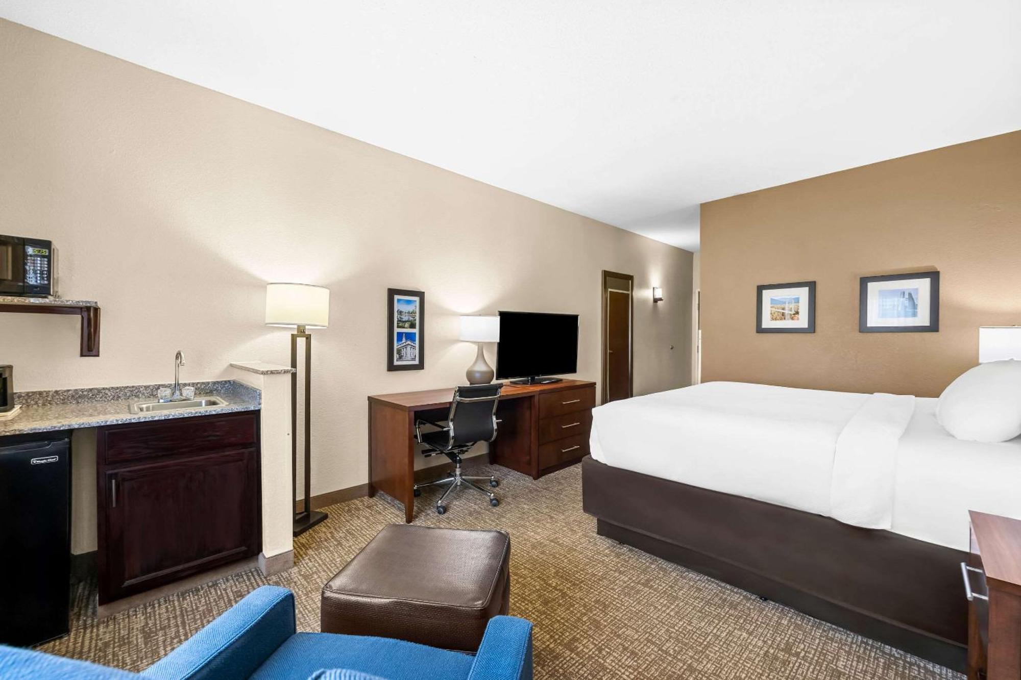 Comfort Inn&Suites Pueblo Eksteriør bilde